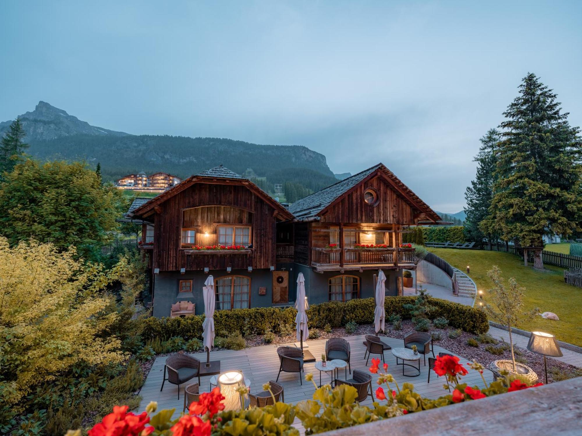 Sportony Mountain Lodges La Villa  Zewnętrze zdjęcie