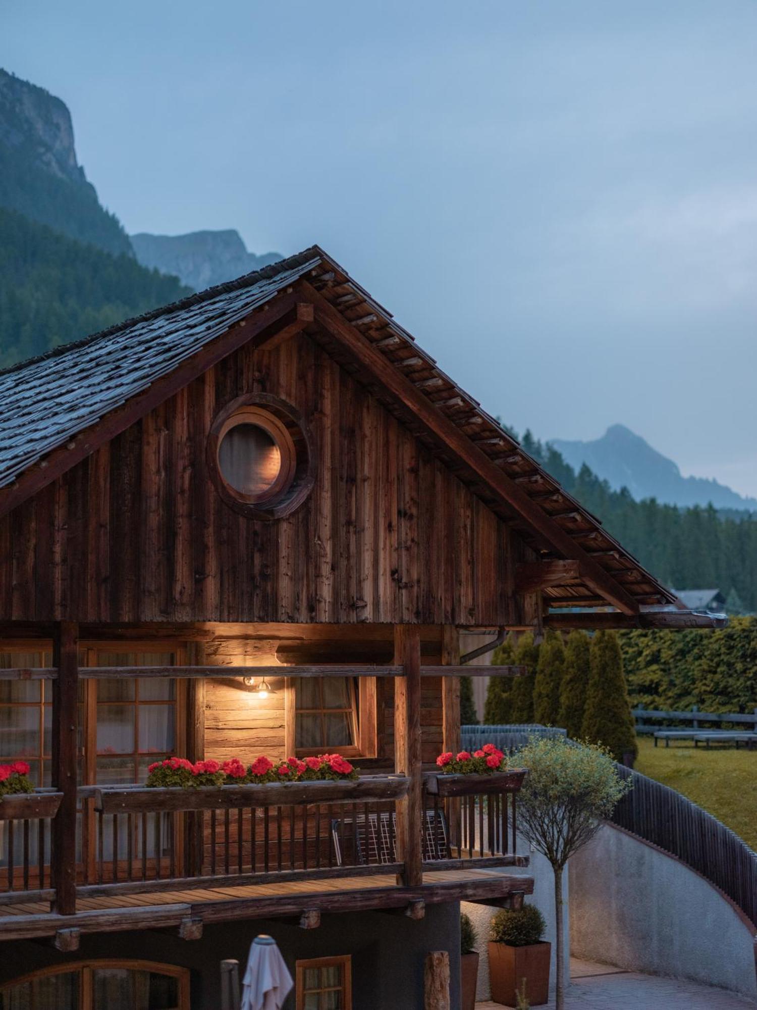 Sportony Mountain Lodges La Villa  Zewnętrze zdjęcie
